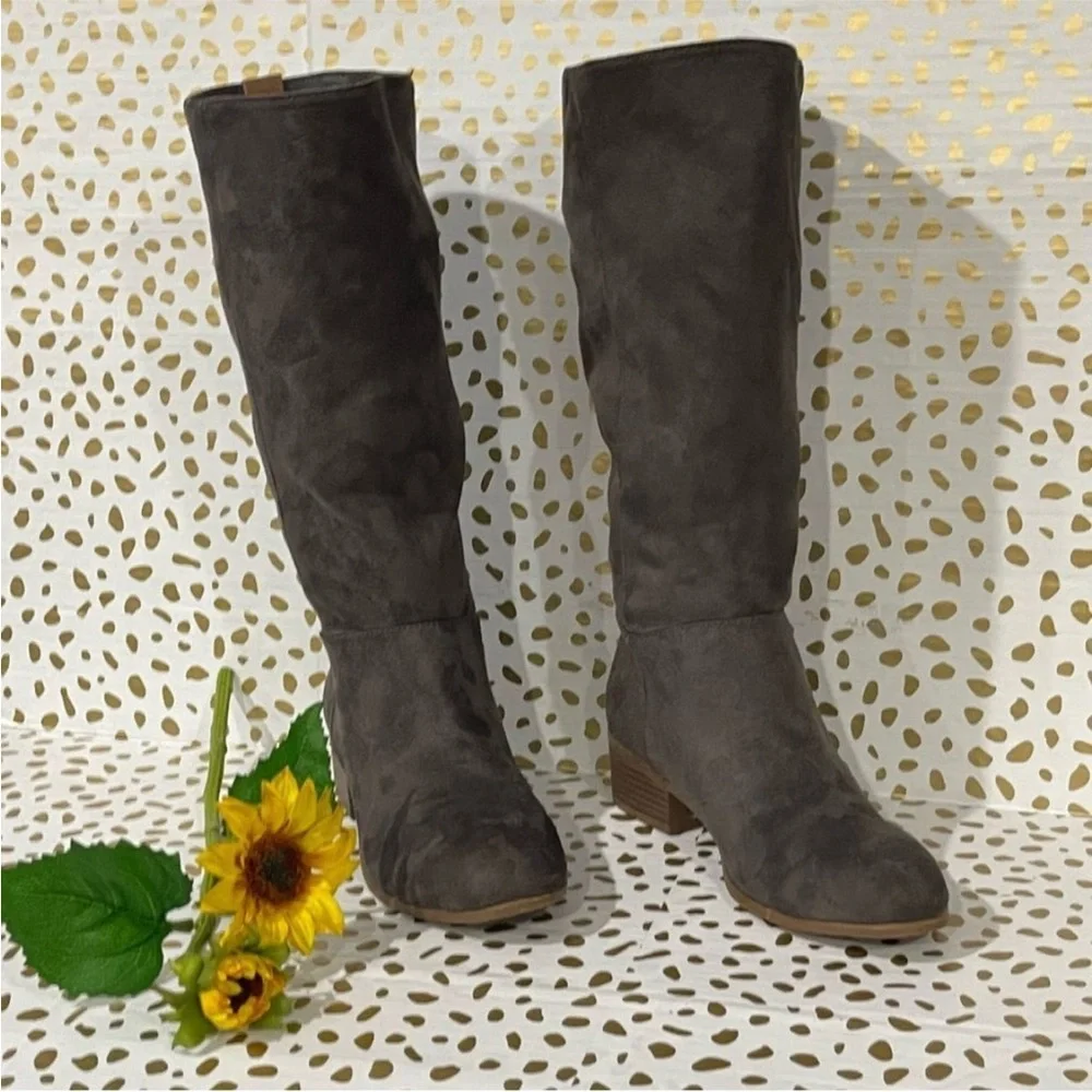 Universal Thread Hilda Microsuede Mid Calf Gray Heeled Riding Boots, Size 6 - Picture 9 of 16